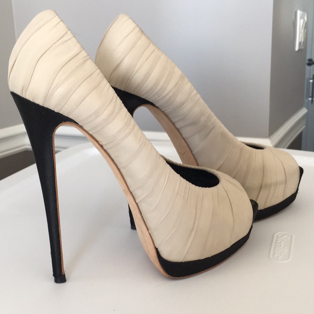 Stunning Giuseppe Zanotti Heels